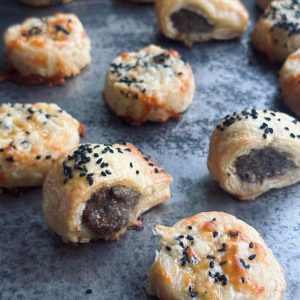 Borrel bites Saucijzenbroodjes & kaasscones